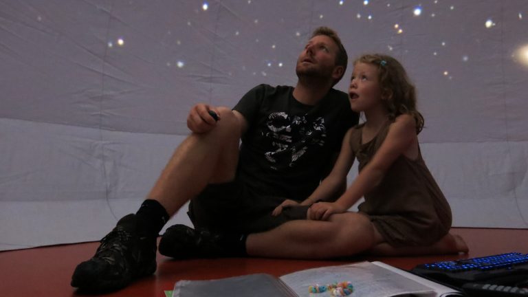 Astro et sac à dos : découvrir le ciel à domicile
