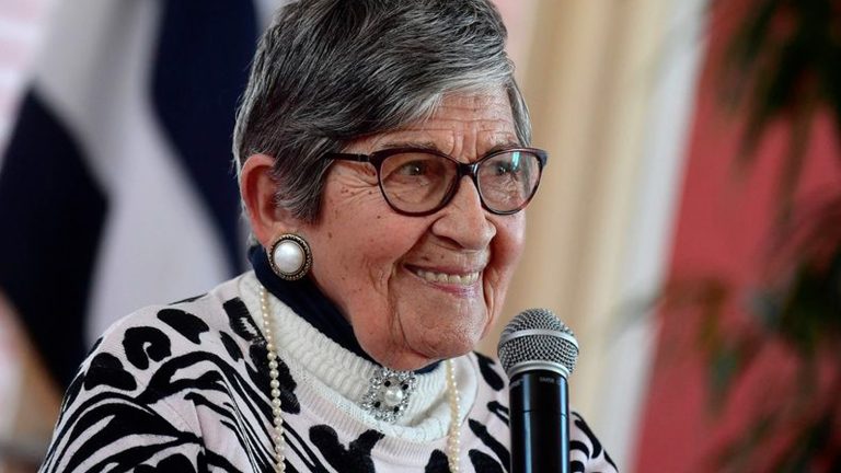 Ginette Kolinka, rescapée de la Shoah, face aux collégiens et lycéens à l’auditorium de la Louvière d’Epinal