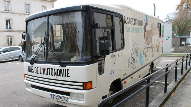 Un bus qui roule pour l'autonomie des séniors