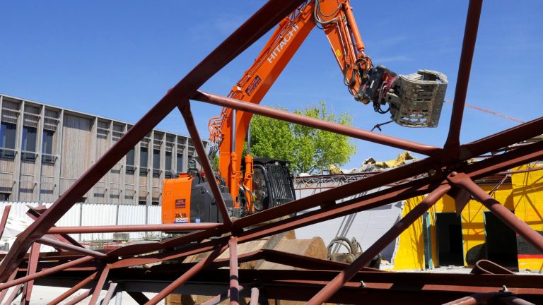 L'ancien collège Elsa Triolet en phase de démolition
