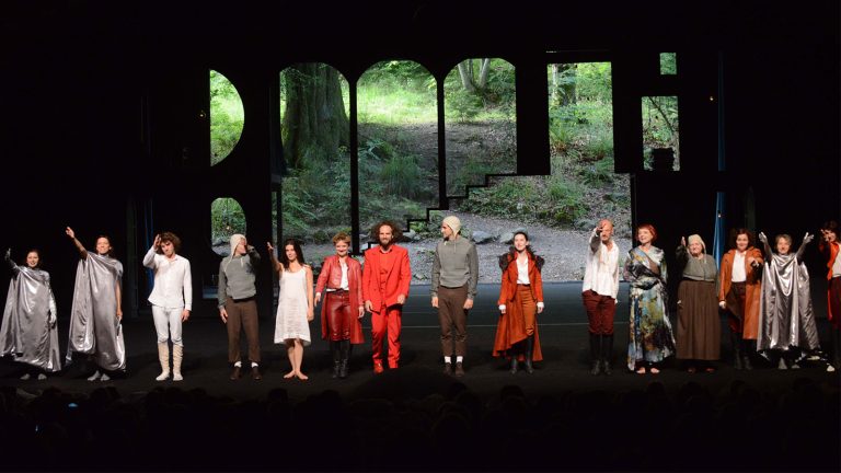 Le Théâtre du Peuple recherche des comédiennes