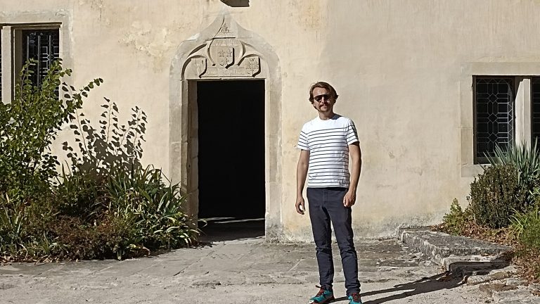 Quand Lorant Deutsch se rend à Domremy, village natal de Jeanne d'Arc
