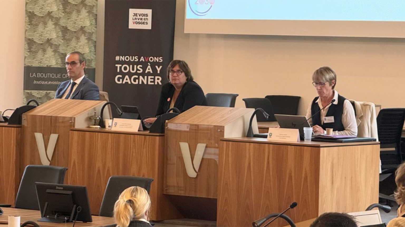 Caroline M Veronique M